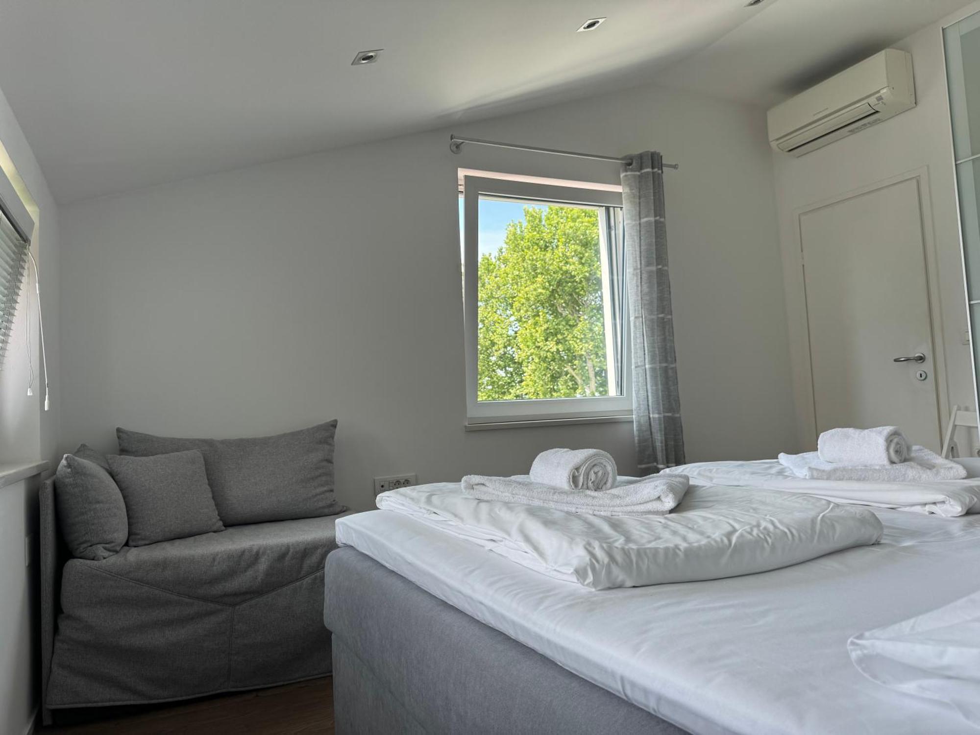 Apartments & Rooms Artemus Belveder كوبر الغرفة الصورة